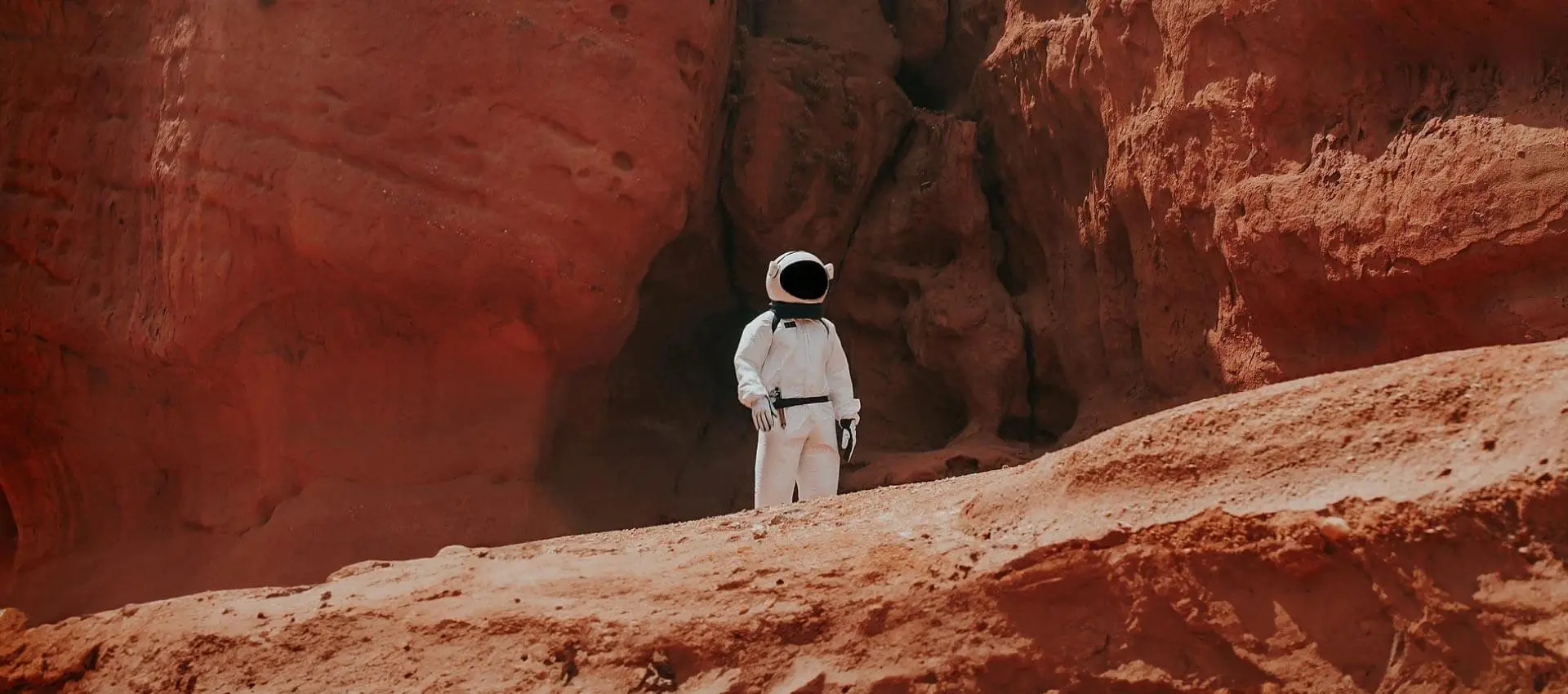Marsta bir astronot